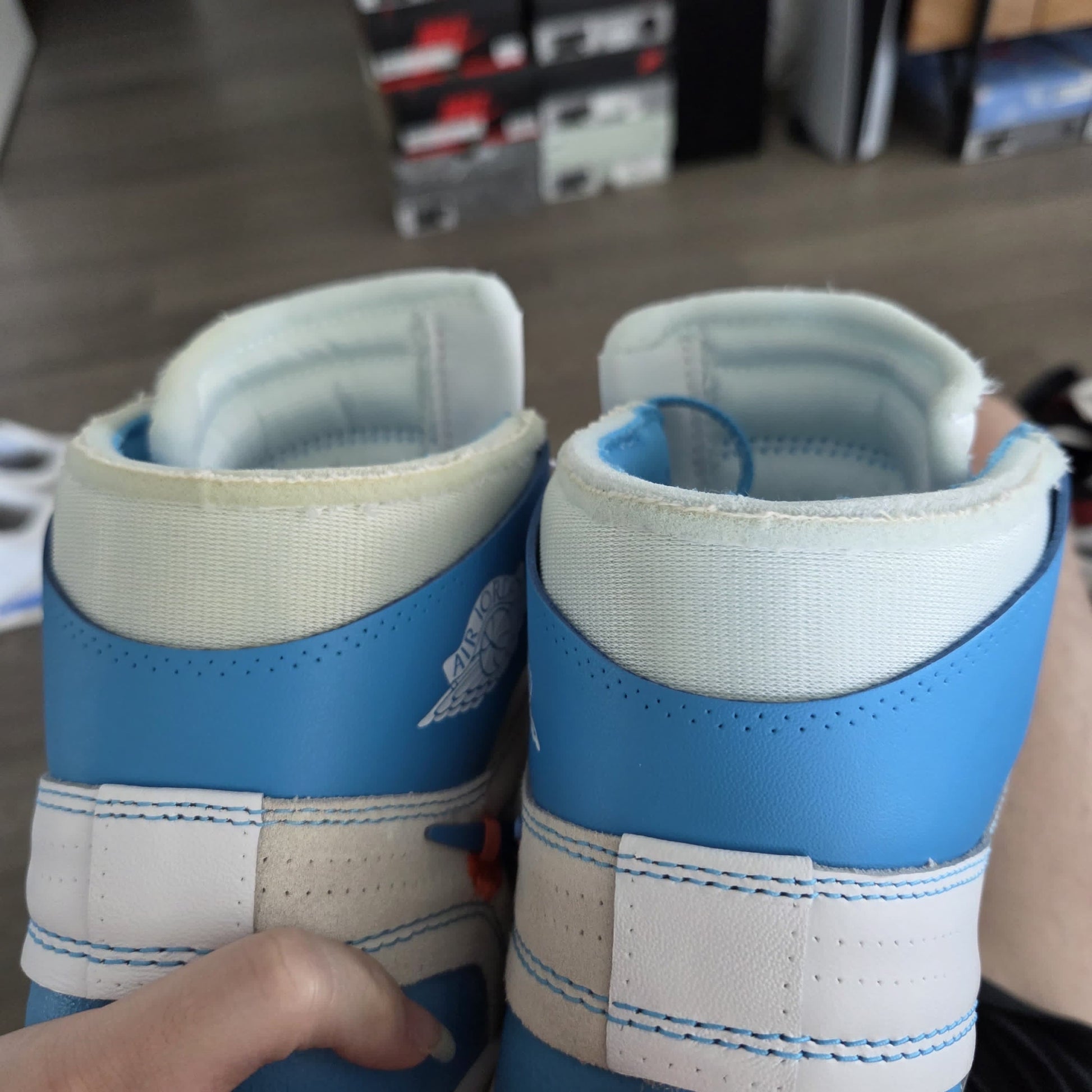 Air Jordan 1 x Off-White ‘University Blue’ Retro High ( Slight oxidized )