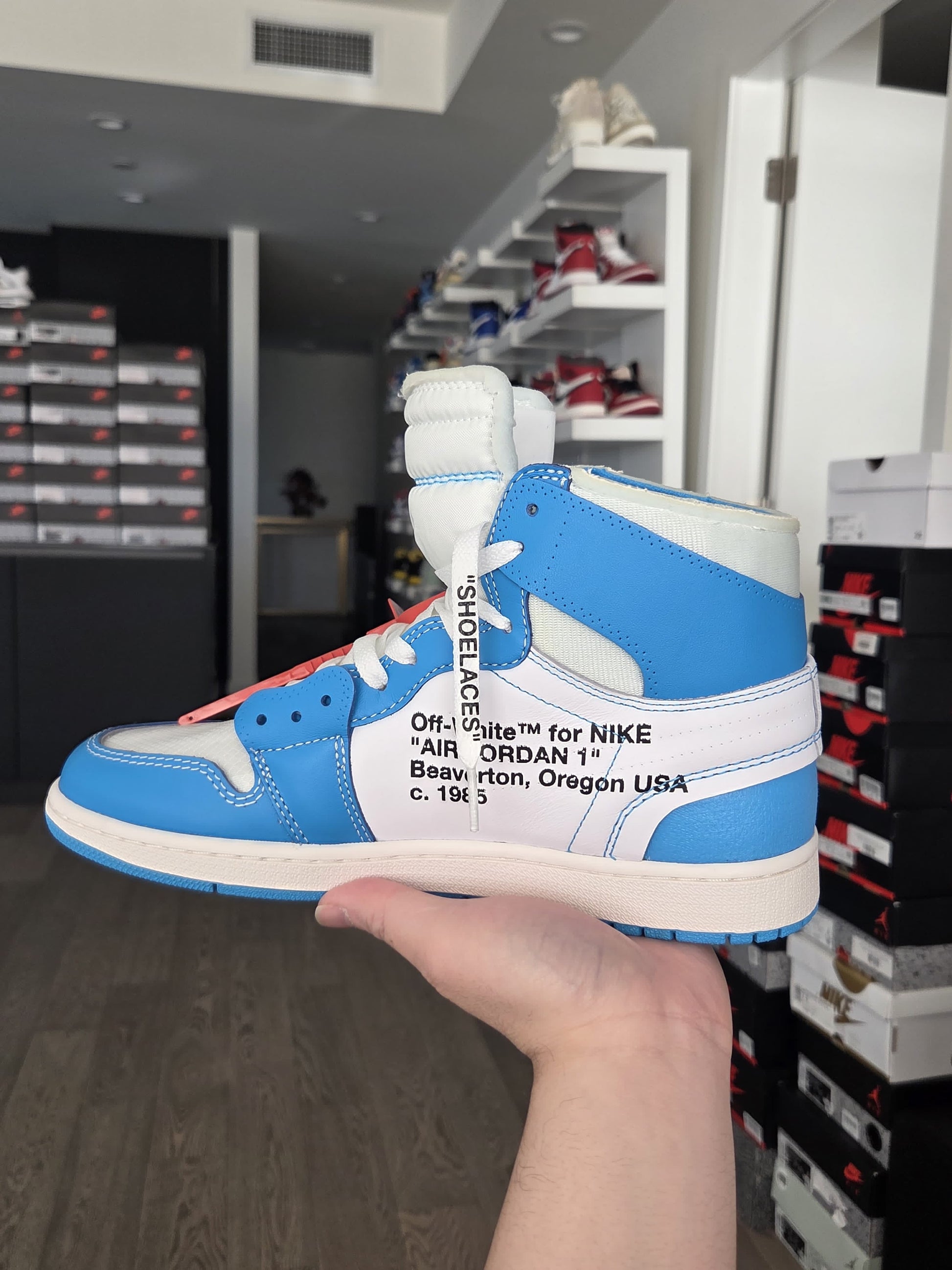 Air Jordan 1 x Off-White ‘University Blue’ Retro High ( Slight oxidized )