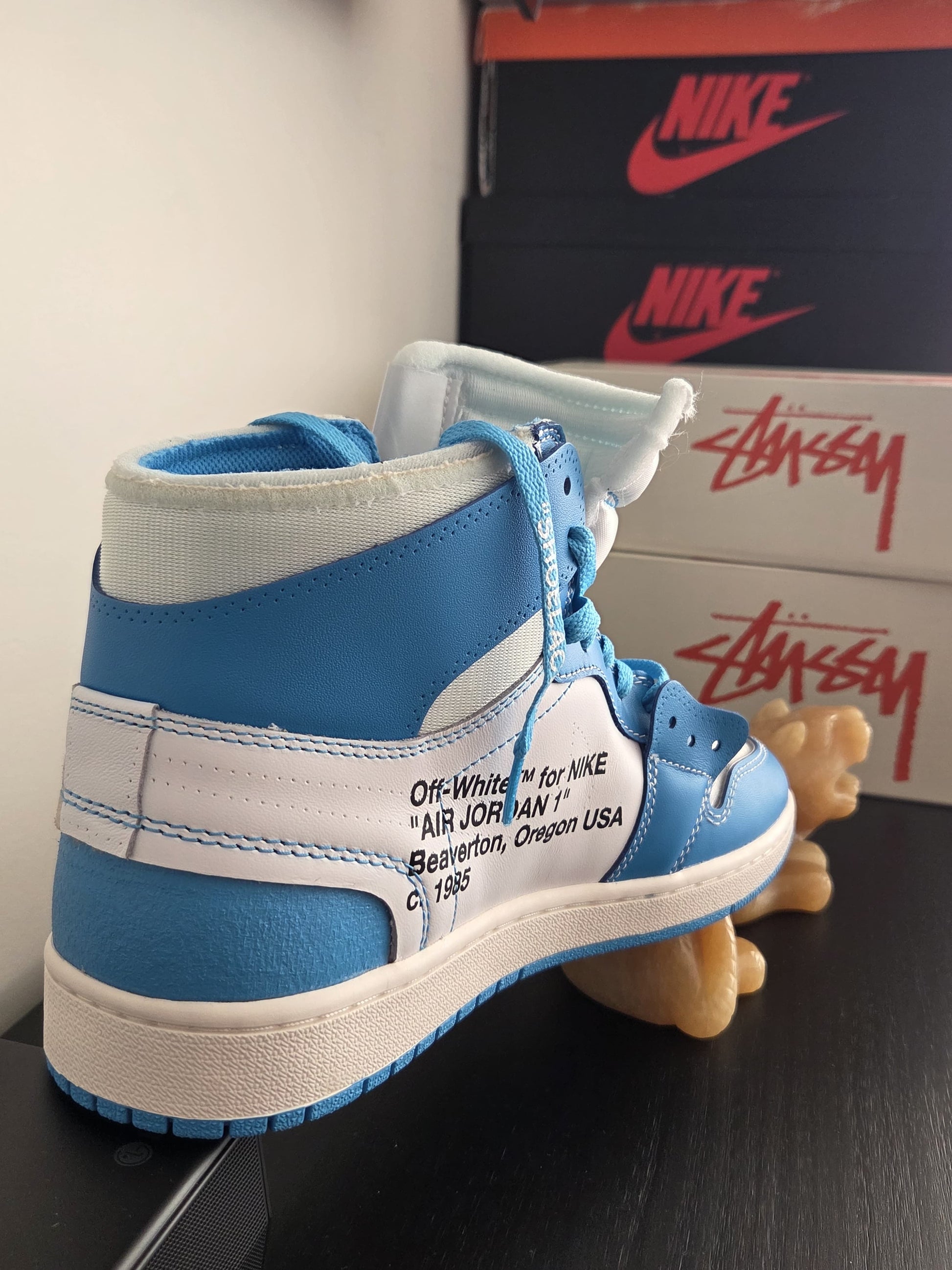 Air Jordan 1 x Off-White ‘University Blue’ Retro High ( Slight oxidized )