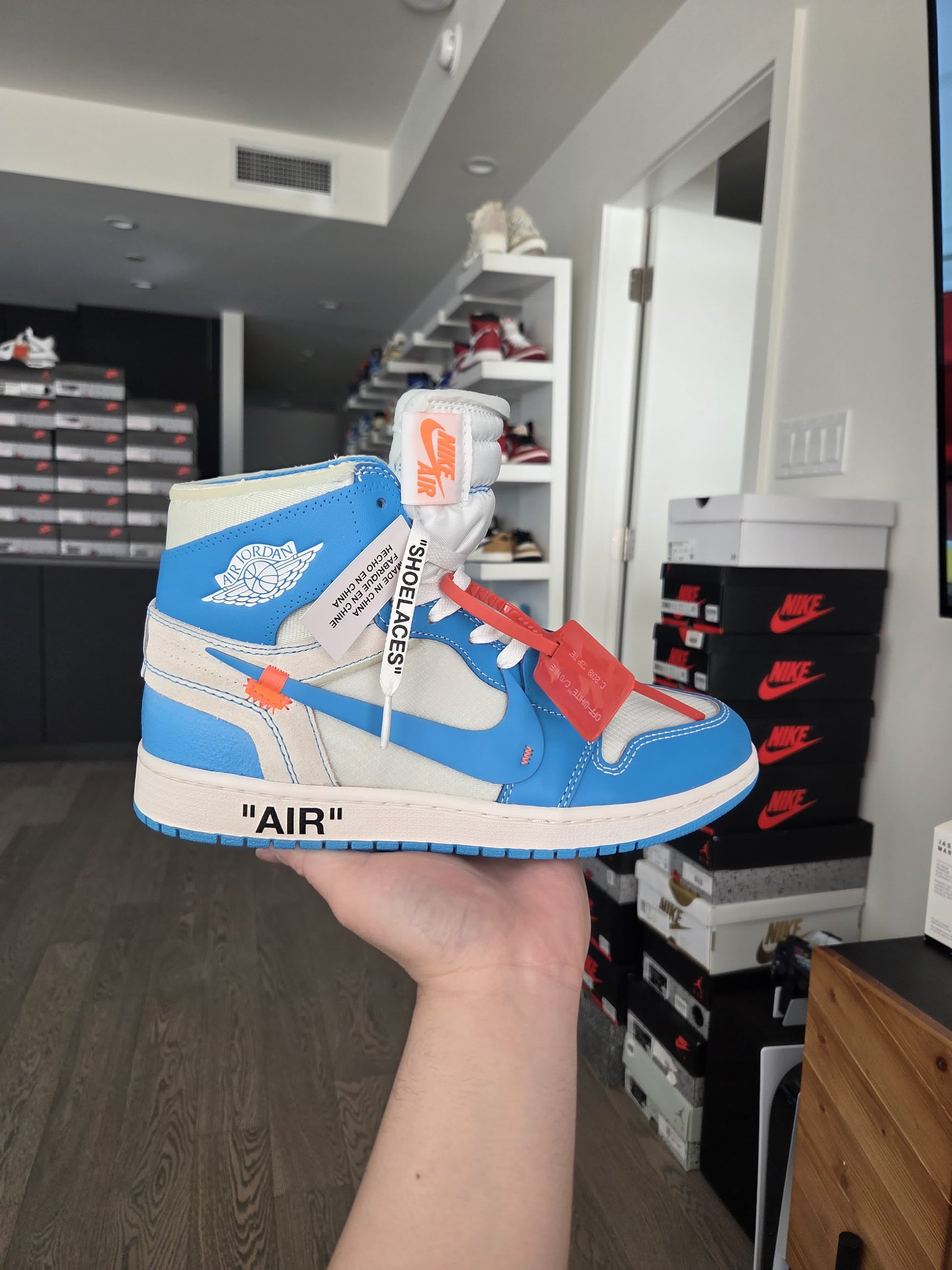 Air Jordan 1 x Off-White ‘University Blue’ Retro High ( Slight oxidized )