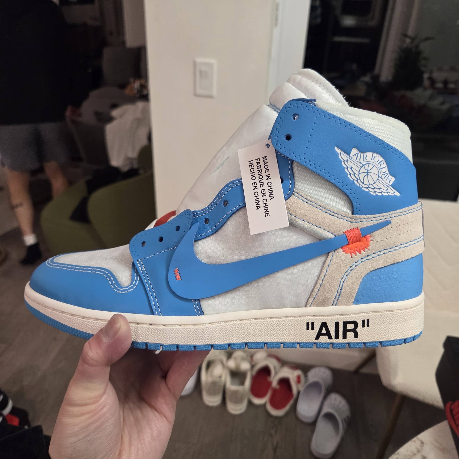 Air Jordan 1 x Off-White ‘University Blue’ Retro High ( Slight oxidized )