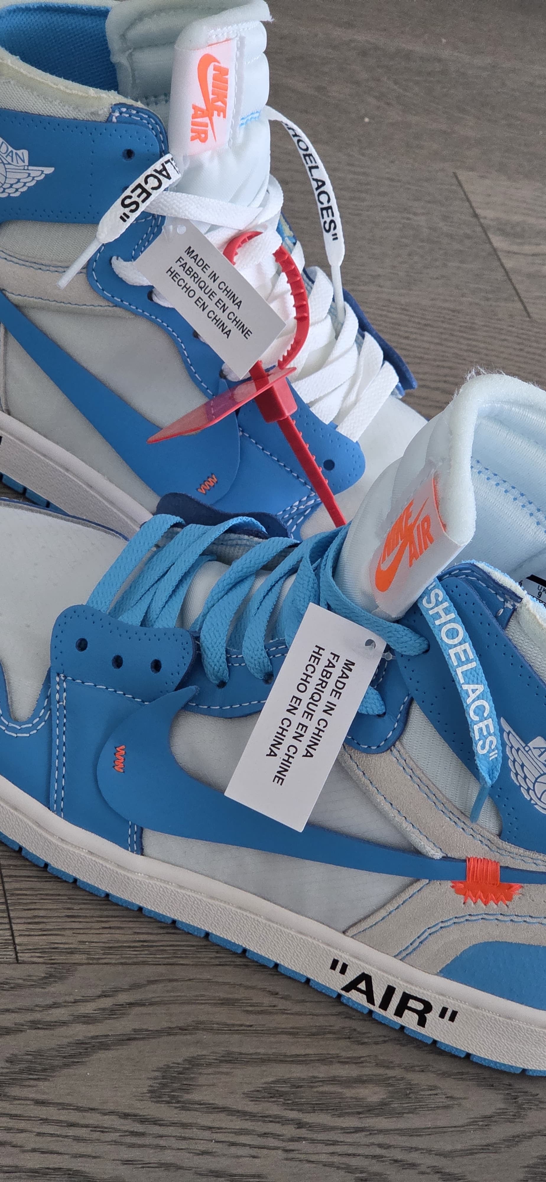 Air Jordan 1 x Off-White ‘University Blue’ Retro High ( Slight oxidized )