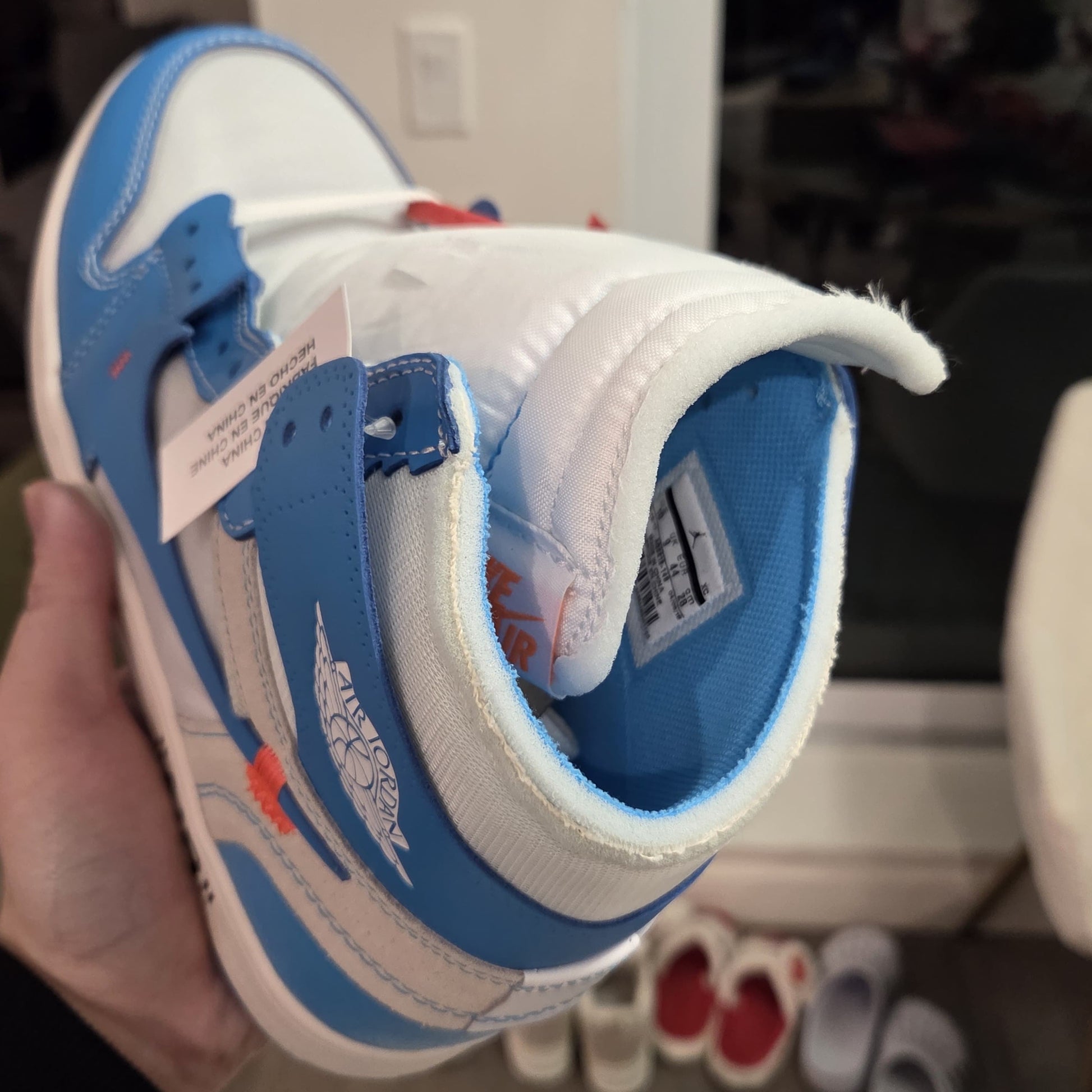 Air Jordan 1 x Off-White ‘University Blue’ Retro High ( Slight oxidized )
